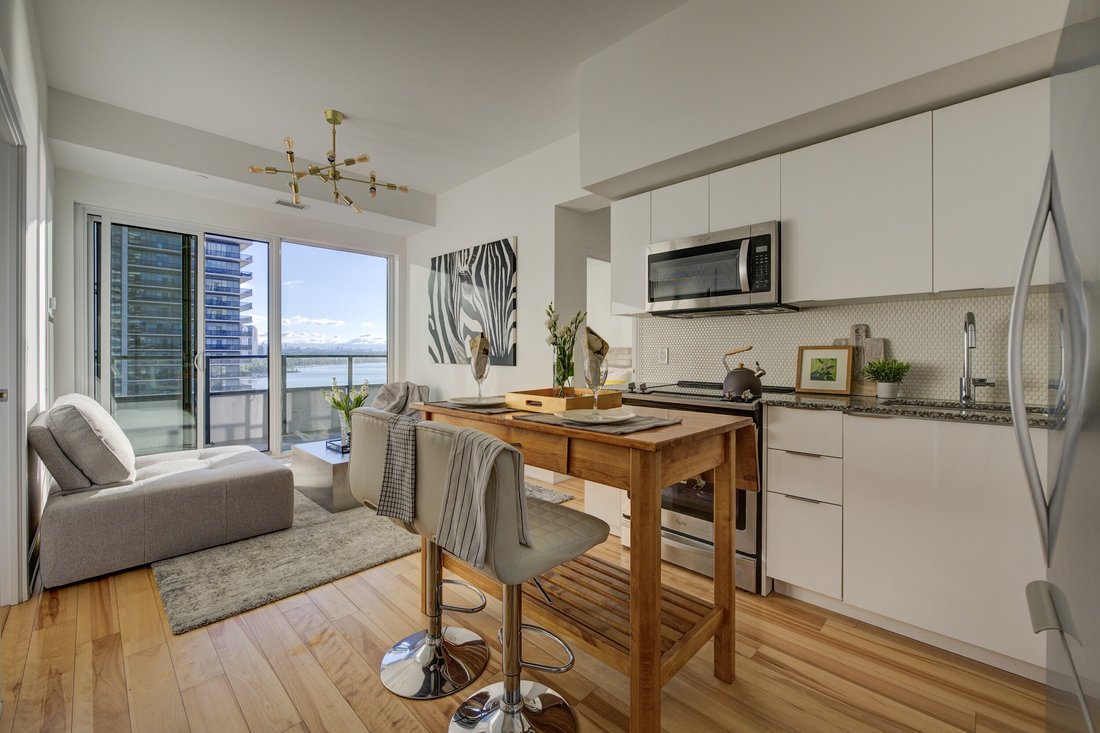 Condo in Toronto, Ontario, Canada 3 - 15306864
