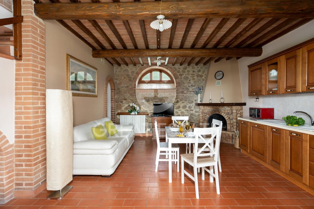 Estate in Volterra, Tuscany, Italy 5 - 15305407