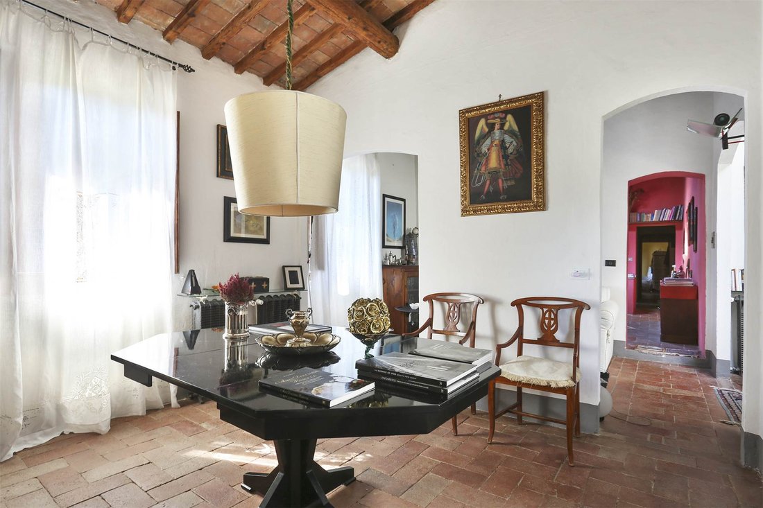 Otros en BAGNO A RIPOLI, Italy 1 - 15270541