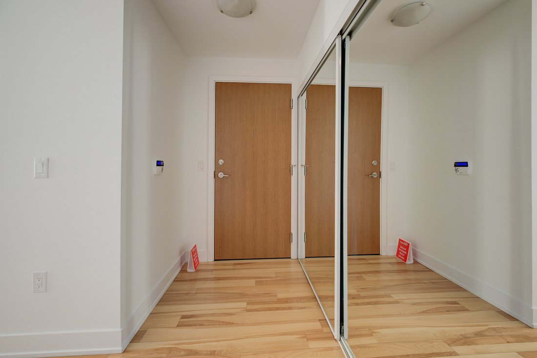 Condo in Toronto, Ontario, Canada 2 - 15306864