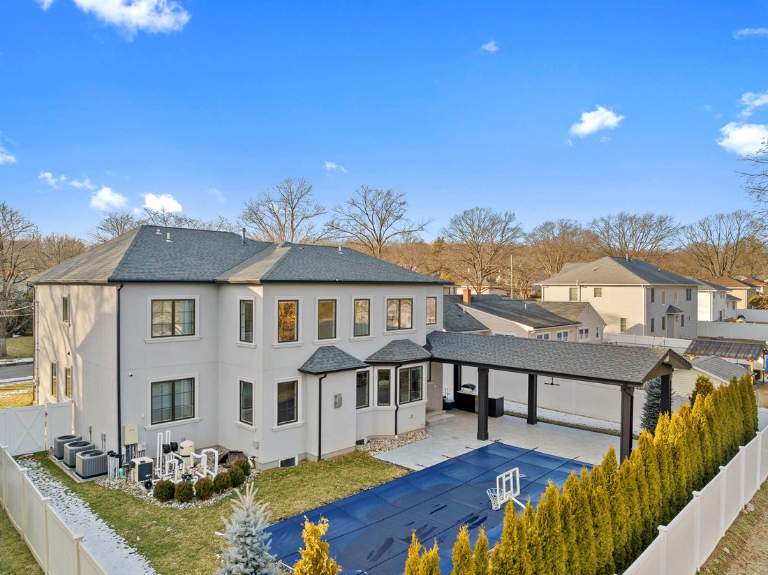 House in Paramus, New Jersey, United States 2 - 15304870