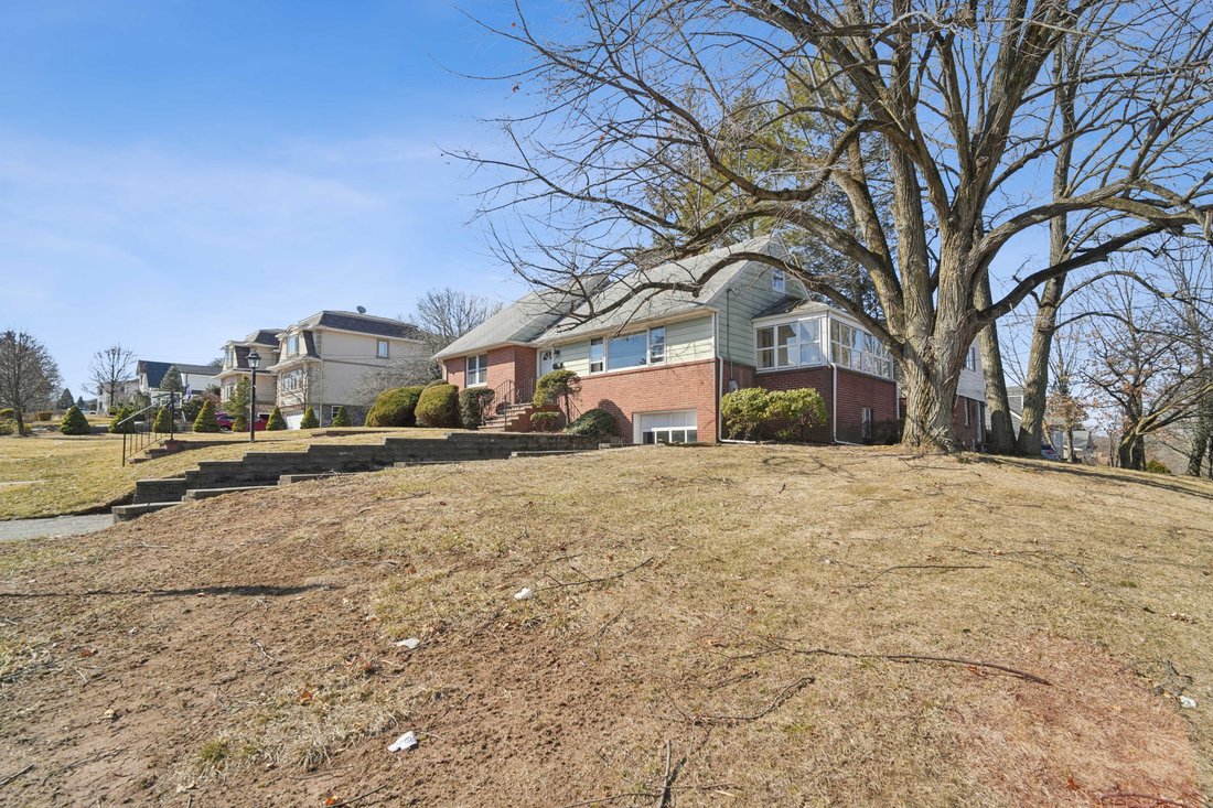 House in Paramus, New Jersey, United States 4 - 15304606