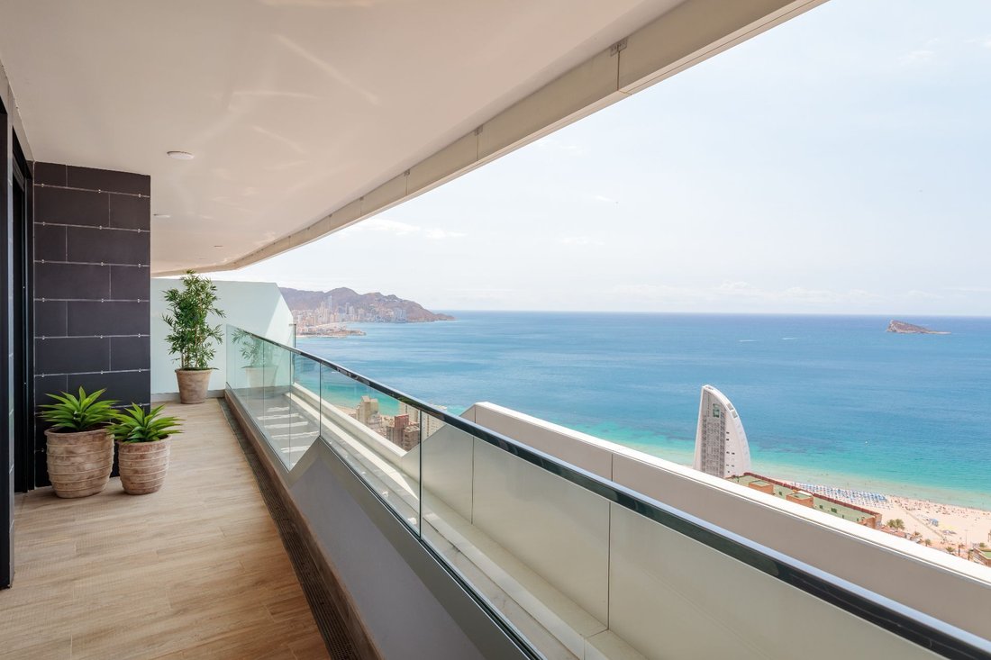 Apartment in Benidorm, Valencian Community, Spain 2 - 12850247