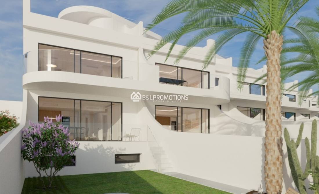 Bungalow in Torrevieja, Valencian Community, Spain 2 - 15305134