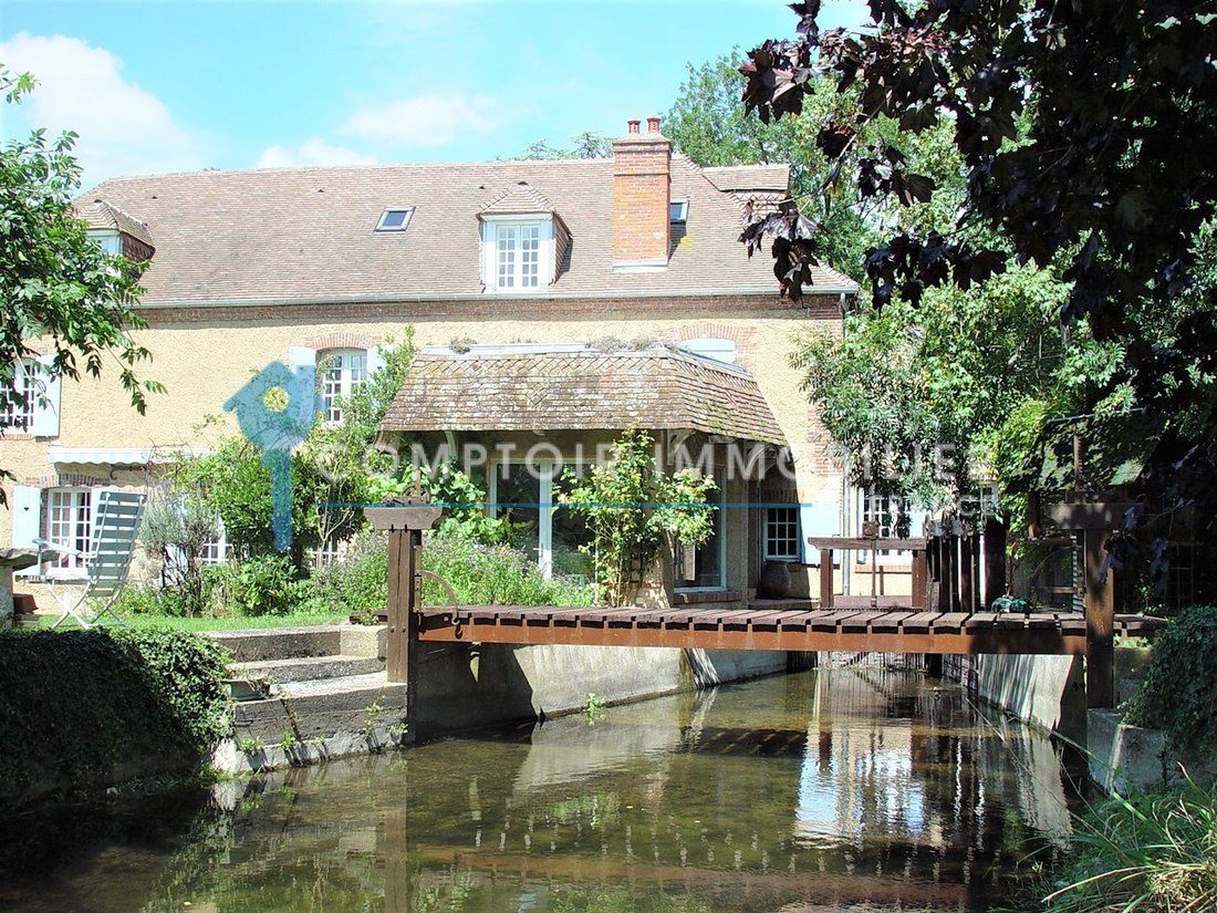 Le Moulin des Rêves: A 17th-Century Riverside Sanctuary in Anet’s Verdant Embrace