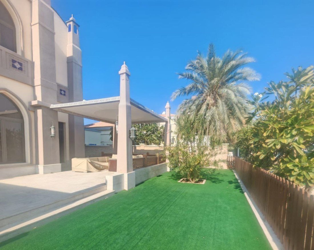 Villa in Palm Jumeirah, Dubai, United Arab Emirates 1 - 15309365