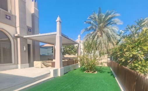 Villa in Dubai, Dubai, United Arab Emirates 1
