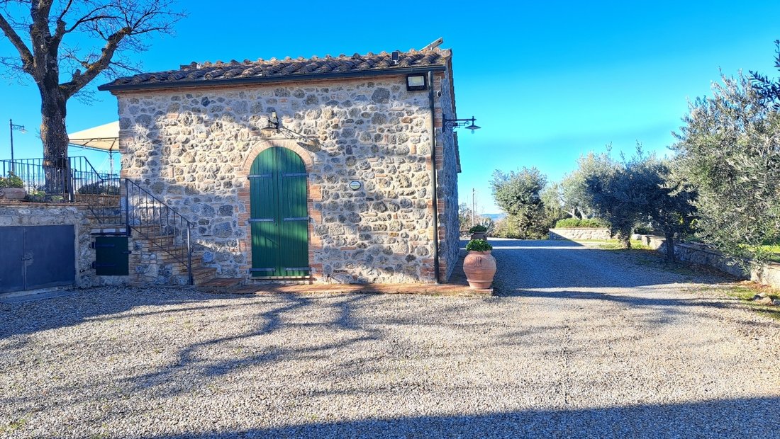 House in Volterra, Tuscany, Italy 2 - 15317570