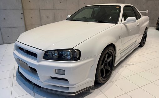 【WEB限定】Nissan Skyline  White With Engine WEB限定】Nissan Skyline White With Engine