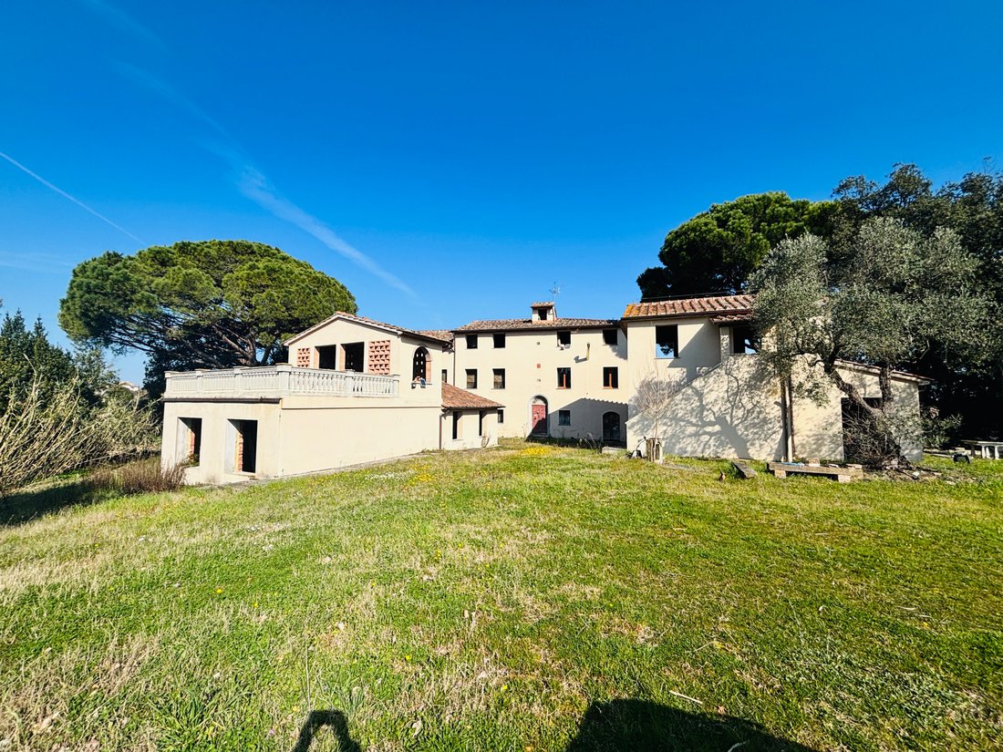 Estate in Casciana Terme Lari, Tuscany, Italy 1 - 15316345