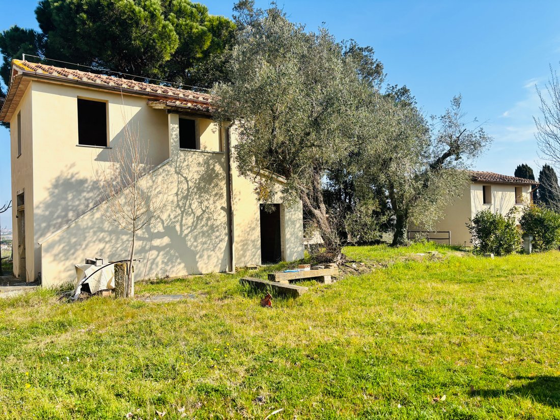Estate in Casciana Terme Lari, Tuscany, Italy 5 - 15316345