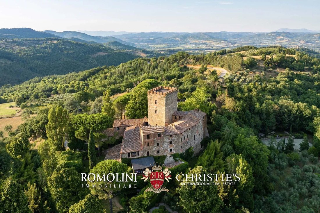 Chateau in Umbria, Italy 1 - 14693312