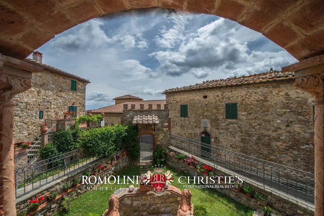 Chateau in Montebenichi, Tuscany, Italy 5 - 11181797