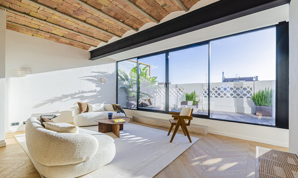 Spectacular Penthouse With Stunning Views Of In Ciutat Vella, Barcelona ... - Modern Penthouse Apartment In Barcelona With Private Rooftop Garden And Views