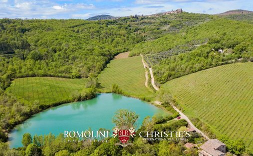 Farm Ranch in Ambra, Tuscany, Italy 1