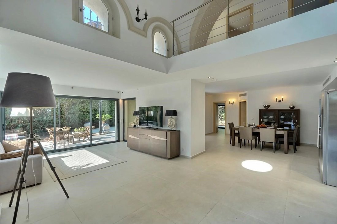 House in Antibes, Provence-Alpes-Côte d'Azur, France 1 - 15308318
