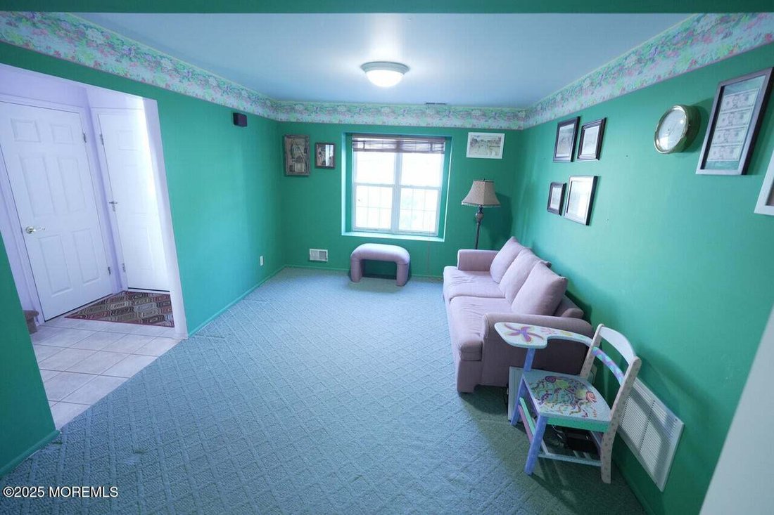 House in Marlboro Township, New Jersey, United States 4 - 15310111