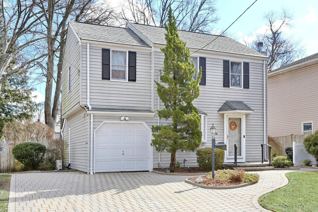 House in Paramus, New Jersey, United States 2 - 15313079