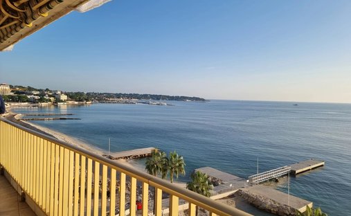 Castle for Sale in Coulaines, Pays de la Loire, France