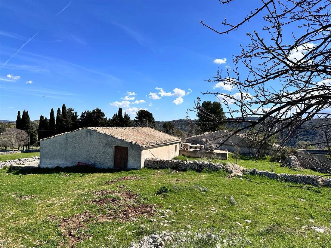 Land in Cassaro, Sicily, Italy 2 - 15313492