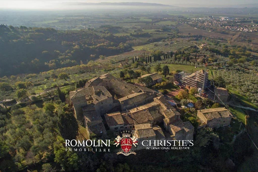 Chateau in Petrignano, Umbria, Italy 5 - 11182072