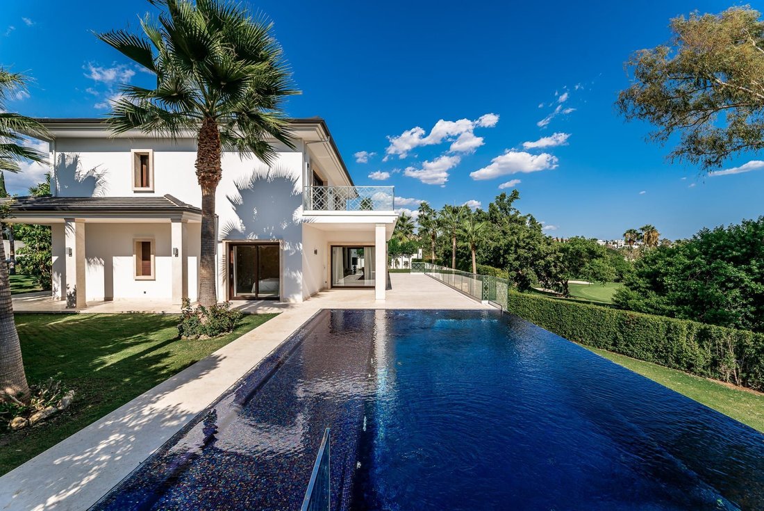 Villa in Puerto Banus, Marbella, Spain 1 - 15318915