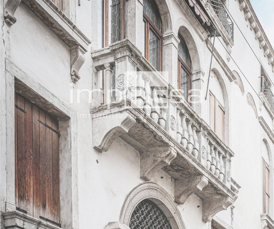 Apartment in Cathedral - Piazza dei Signori, Treviso, Italy 1 - 15238624