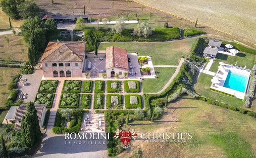 Villa in Buonconvento, Tuscany, Italy 1