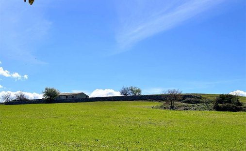 Land in Cassaro, Sicily, Italy 1