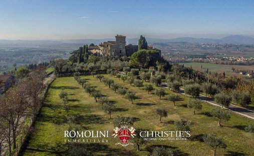Château à Petrignano, Ombrie, Italie 1
