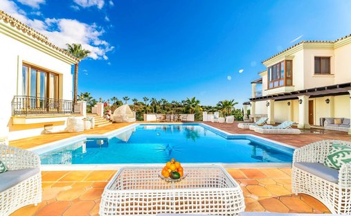 Villa in El Paraíso, Benahavis, Spain 1
