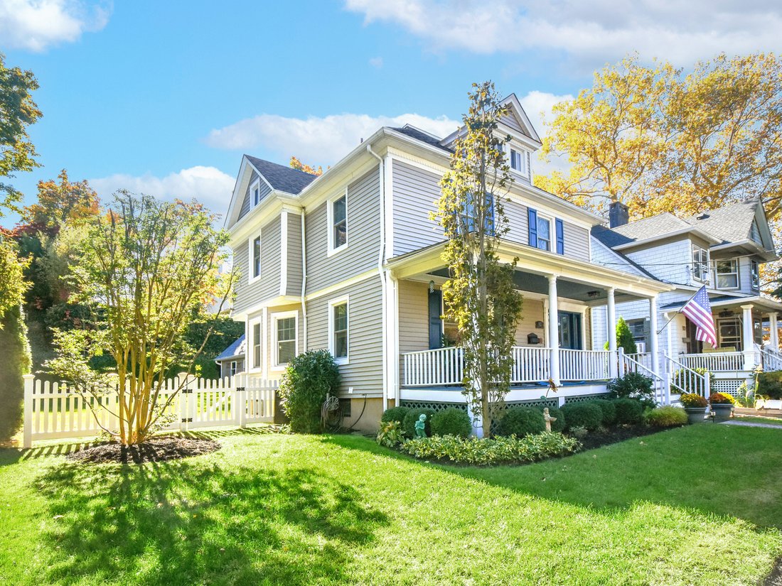 House in Port Washington, New York, United States 2 - 15311457