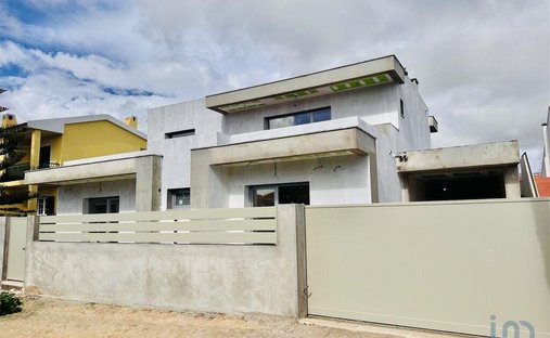 Townhouse in Azeitao (Sao Lourenco e Sao Simao), Setubal, Portugal 1