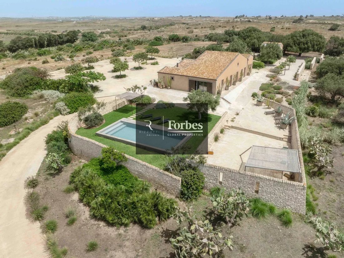 Villa in Portopalo di Capo Passero, Sicily, Italy 2 - 15237645