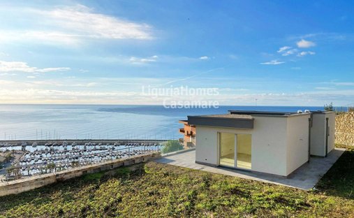 Villa in Cavi, Liguria, Italy 1