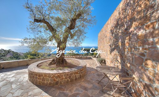 Villa in Le Dramont-Agay-Anthéor-Le Trayas, Saint-Raphaël, France 1