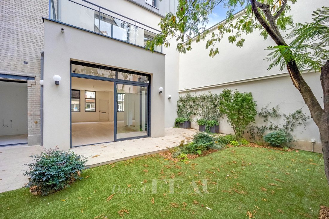Townhouse in Grenier–Point du Jour, Boulogne-Billancourt, France 1 - 12305198