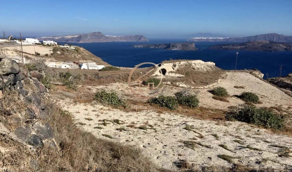 Land in Thira, Aegean, Greece 4 - 15313166