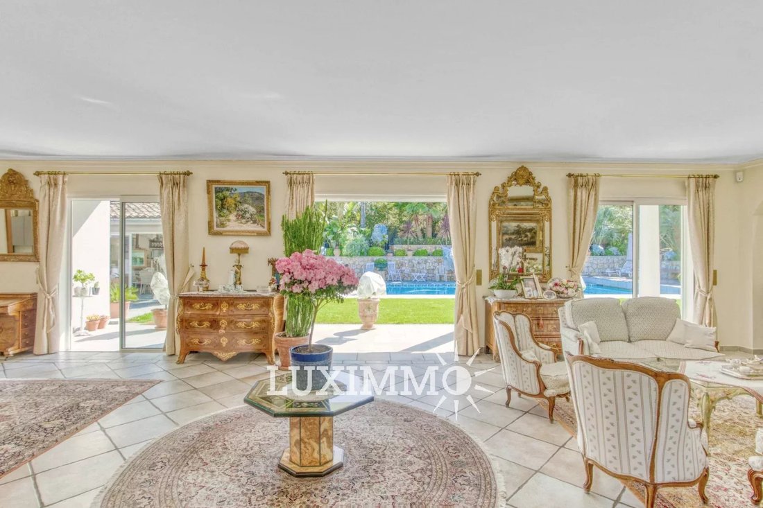 Villa in Mougins, Provence-Alpes-Côte d'Azur, France 2 - 15312069