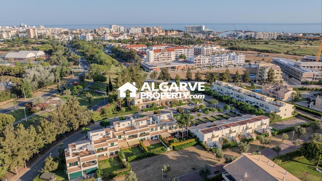 Villa in Vilamoura, Quarteira, Algarve 1 - 15318609