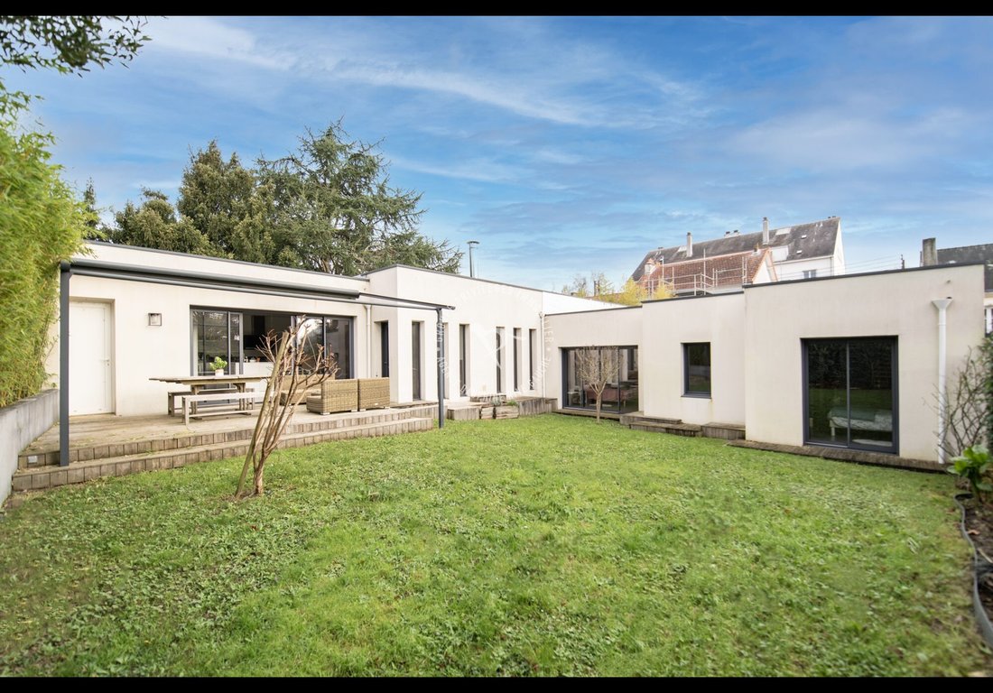 Nantes Contemporaine In Nantes, Pays De La Loire, France For Sale ...