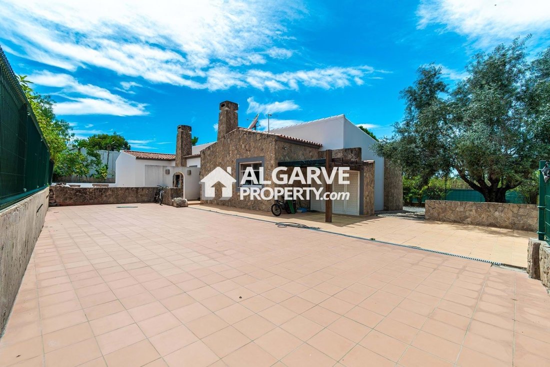 Villa in Vilamoura, Quarteira, Algarve 1 - 15318596