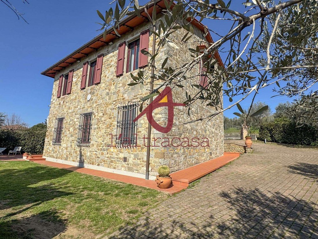 Center, Vinci, Tuscany 3 - 15312011