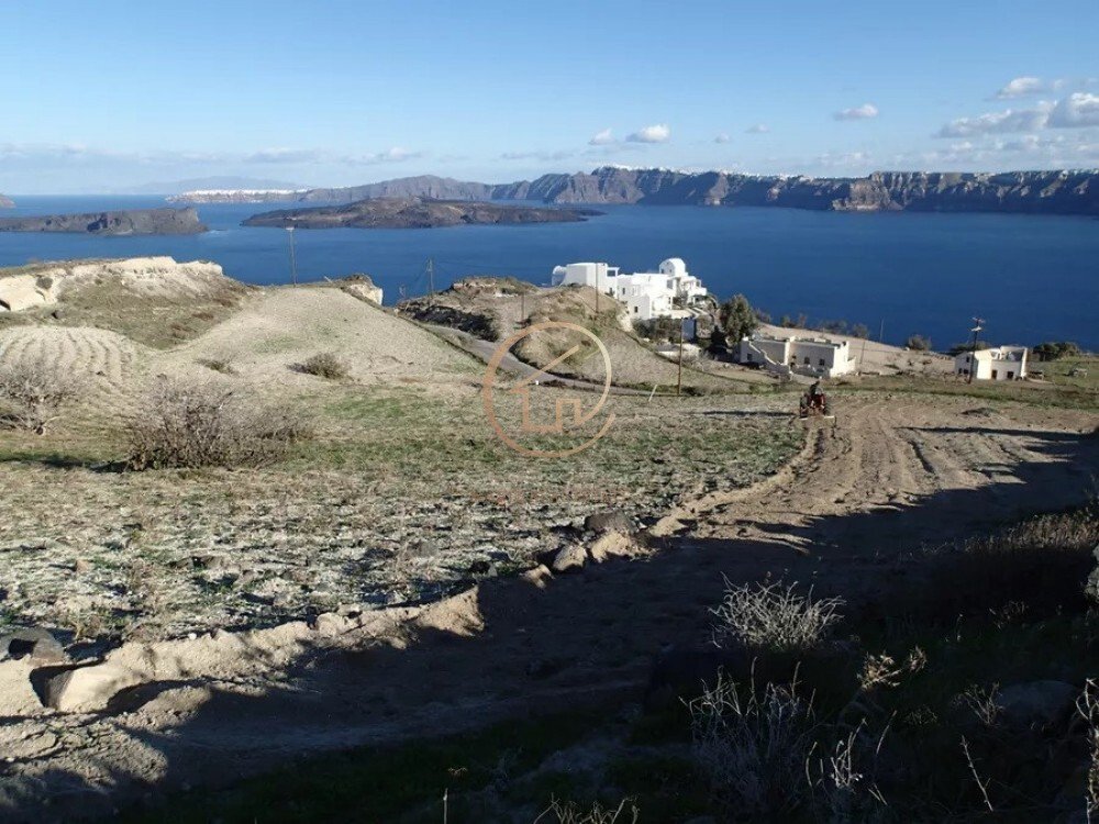 Land in Thira, Aegean, Greece 2 - 15313166