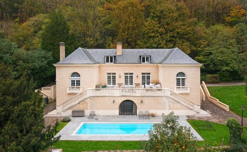 House in Versailles, Île-de-France, France 1