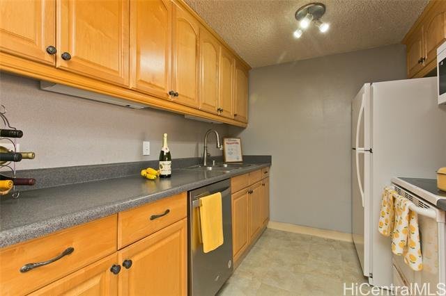 Condo in Honolulu, Hawaii, United States 5 - 15321166