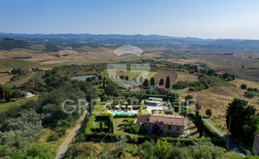 Estate in Volterra, Tuscany, Italy 1