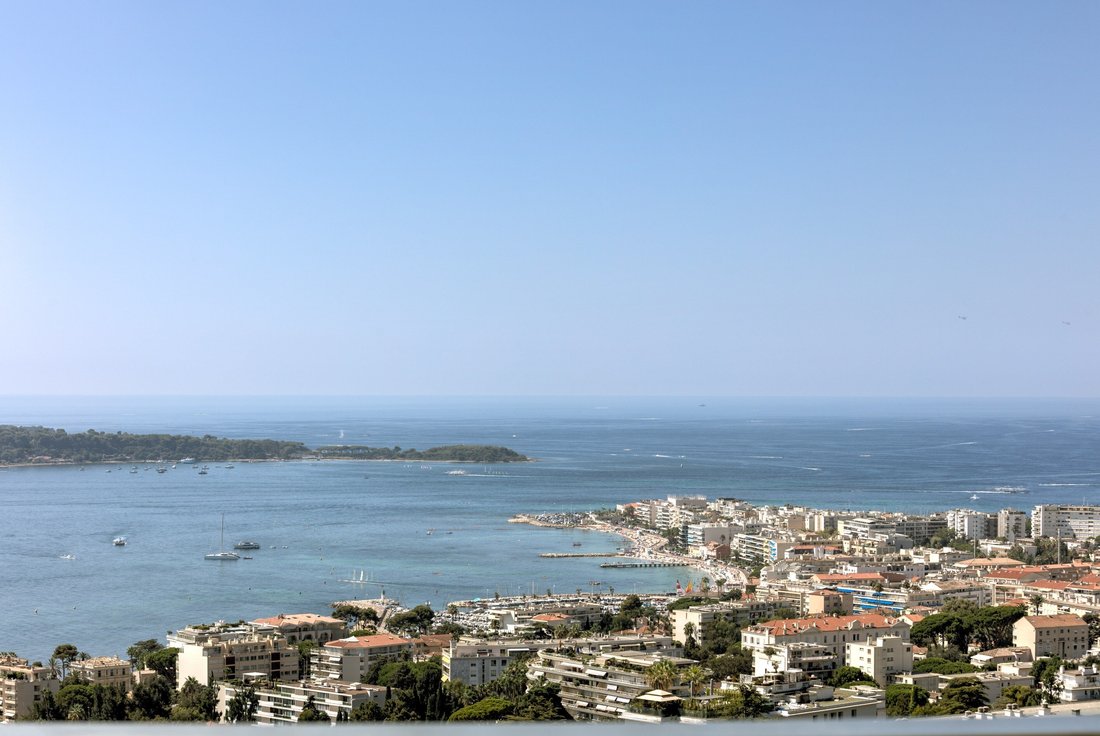 Apartment in Saint Nicolas, Cannes, France 4 - 14615409