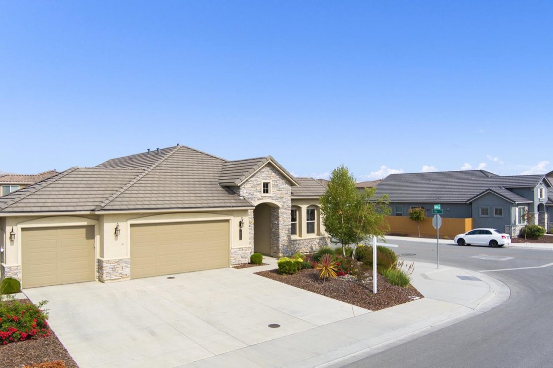 House in Hollister, California, United States 3 - 15322815