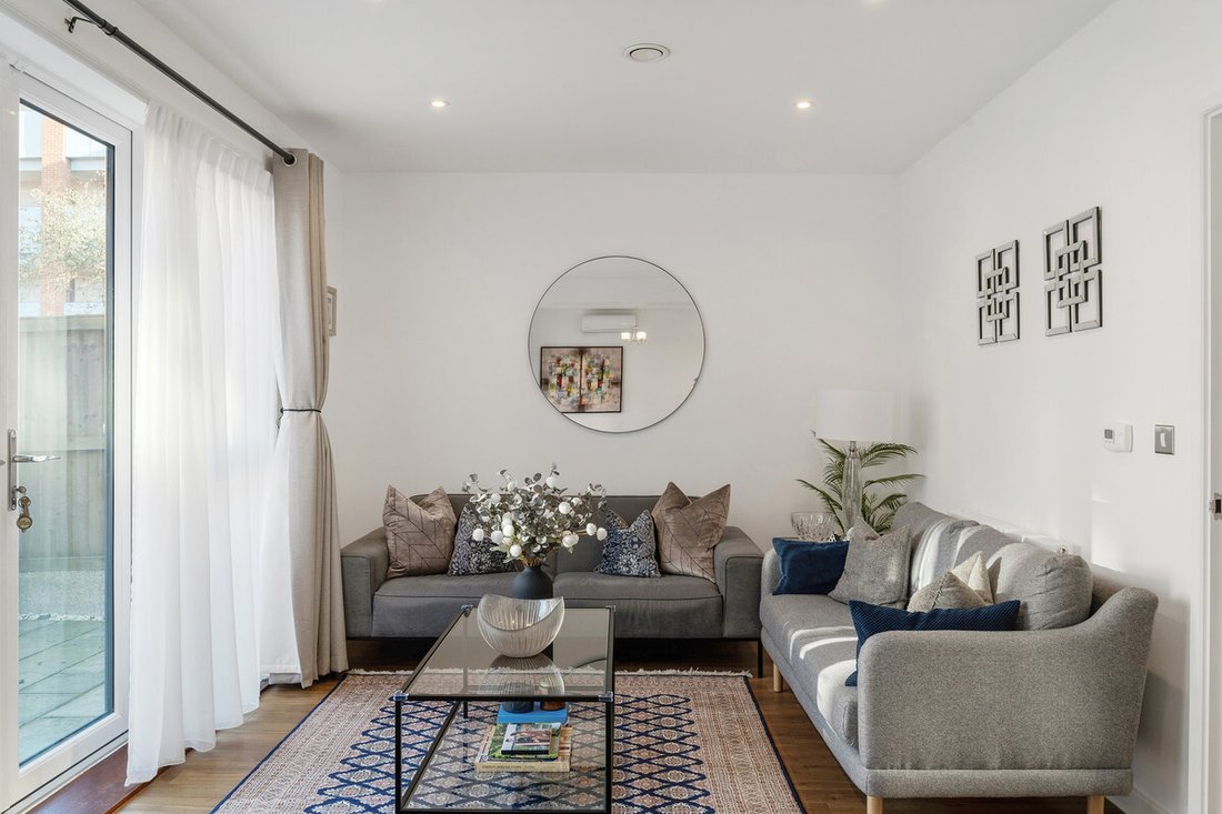 House in Boston Manor, Ealing, England 3 - 15312936